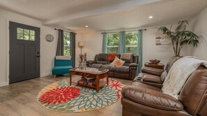 House (Greystone Home - Excellent location! ) | Exterior - Greystone Home (Springfield)
