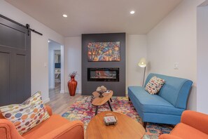 Hus (Greystone Home - Excellent location! ) | Exteriör