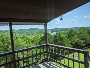 House (Canaan Point - LAKESIDE Trail to Lake) | Balcony