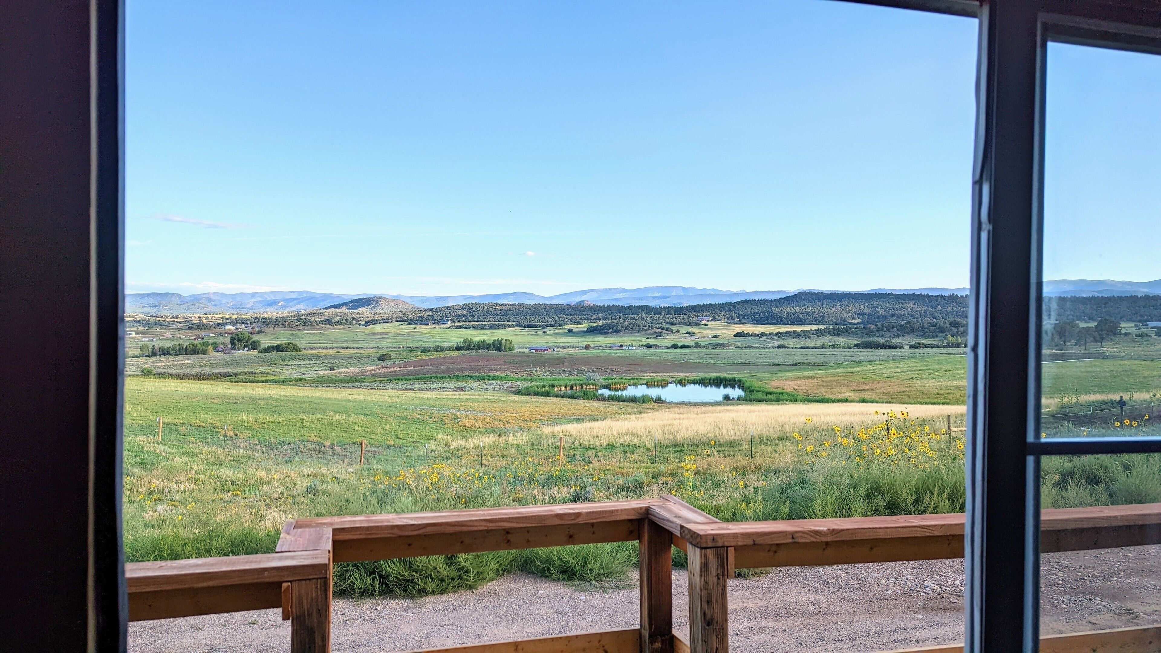 Rural Retreat Tiny Home With Beautiful Colorado Views! Dog friendly.