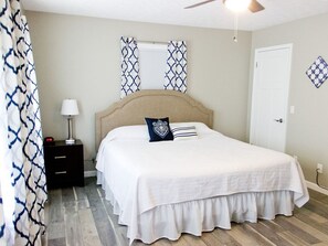 Rumah (Landing House-Walking 2 blocks to Dow) | 4 kamar tidur, tempat tidur bayi, dan Wi-Fi gratis