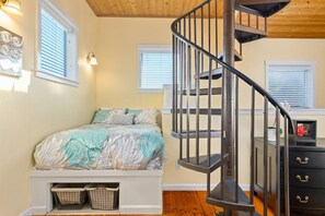 Unclassified image, 5 of 46, button