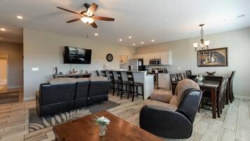 Condo (The SPLENDOR @ StoneBridge D - ONSITE) | Exterior