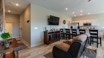 Condo (The SPLENDOR @ StoneBridge D - ONSITE) | Exterior