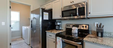 Condo (The SPLENDOR @ StoneBridge D - ONSITE) | Private kitchen