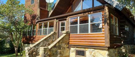 Cabin (Hunters Hike - Secluded - 160 acre HU) | Exterior