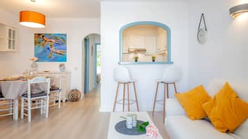 Télévision, table de tennis de table