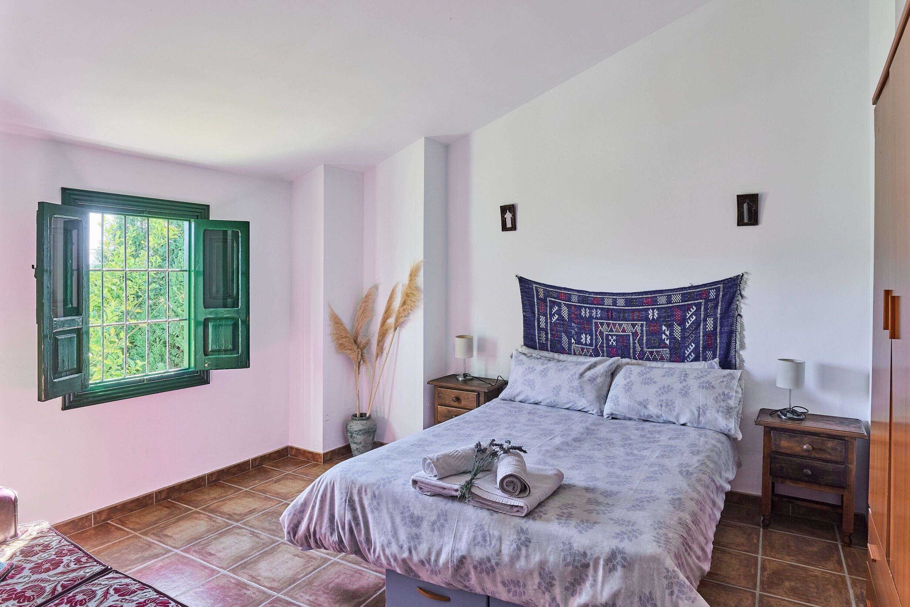 5 chambres, fer et planche à repasser, Wi-Fi gratuit, draps fournis