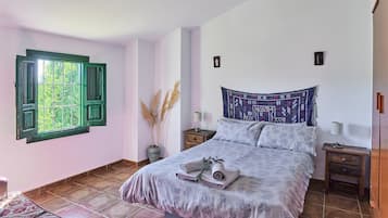 5 chambres, fer et planche à repasser, Wi-Fi gratuit, draps fournis