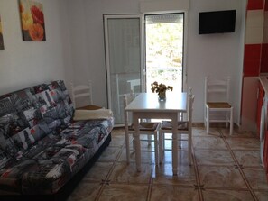 Interior - Vacation Apartment "Casa Caracol" with Sea View, Wi-Fi & Terrace (Conil de la Frontera)