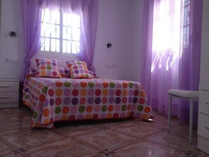 1 makuuhuone, silitysrauta/-lauta, ilmainen Wi-Fi, vuodevaatteet