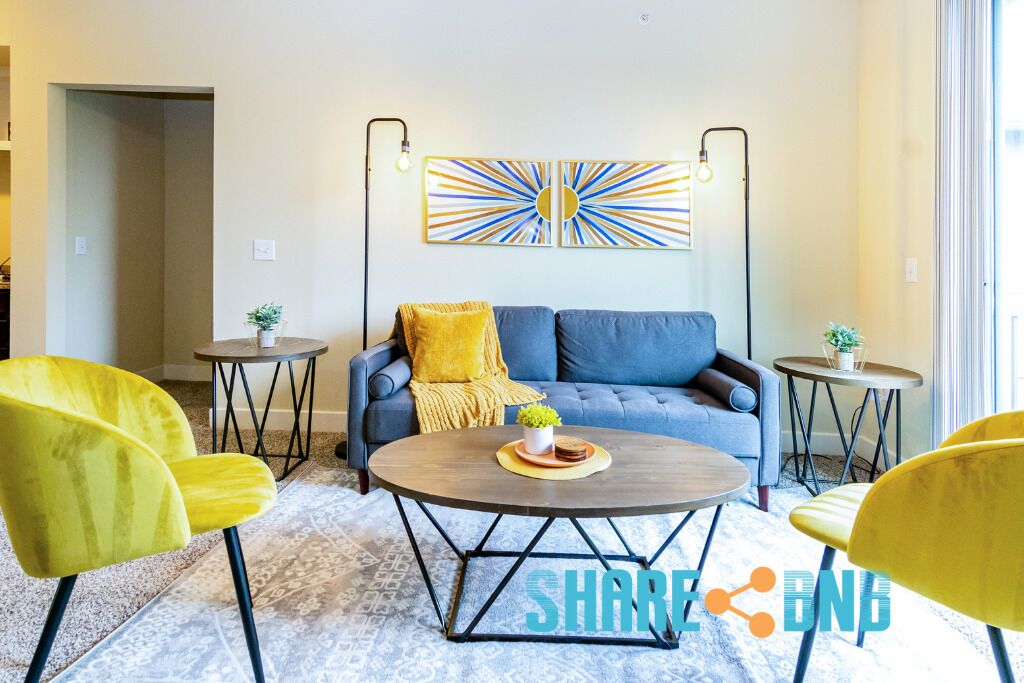 Business/Fam Travel - Kids/pets/Remote Work