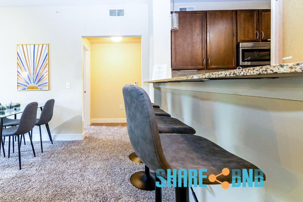 Business/Fam Travel - Kids/pets/Remote Work