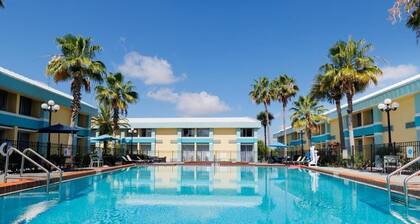 Garnet Inn & Suites, Orlando