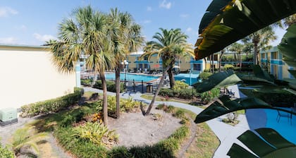 Garnet Inn & Suites, Orlando
