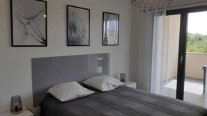 1 chambre, lit parapluie, Wi-Fi gratuit, draps fournis