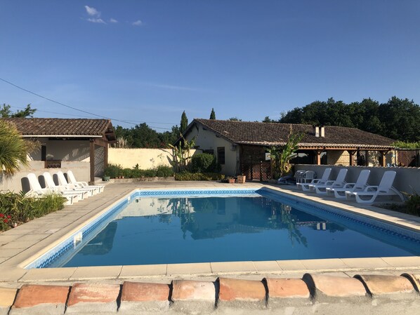 Piscine extérieure, piscine chauffée