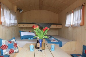 1 bedroom, WiFi, bed sheets - Schäferwagen 3 - Schäferwagen im Leipziger Neuseenland (Borna)