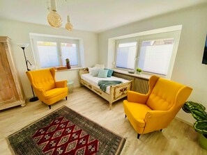 3 bedrooms, in-room safe, WiFi, bed sheets