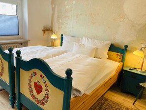 3 quartos, cofres nos quartos, Wi-Fi, roupa de cama