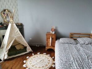 3 chambres, fer et planche à repasser, Wi-Fi, draps fournis