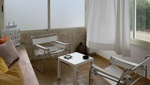 薄型テレビ
