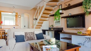 TV, fireplace - Semi detached house in El Manantial (El Puerto de Santa María)