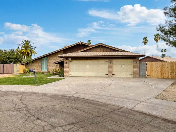 House, 4 Bedrooms | Exterior