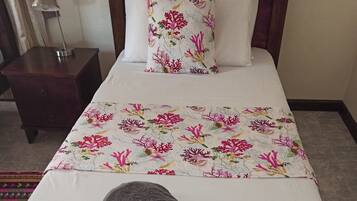 3 chambres, fer et planche à repasser, Wi-Fi gratuit, draps fournis