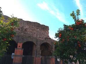 Exterior - Theatron House 2 - Historic Center / Roman Theater (Catania)