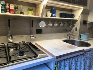 Kochgeschirr/Geschirr/Besteck