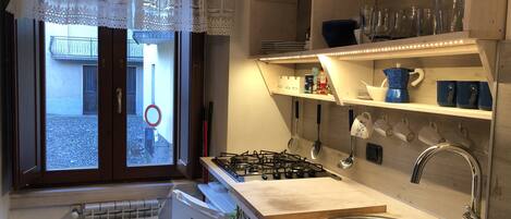 Cookware/dishes/utensils