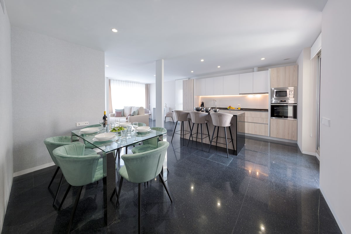 Penthouse | Living room | Flat-screen TV