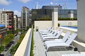 Outdoor pool - Myflats Rambla Collection (Alicante)