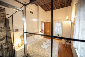 2 Schlafzimmer, Schreibtisch, Bügeleisen/Bügelbrett, kostenloses WLAN