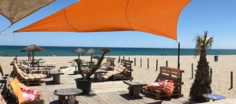 2-room apartment with A/C, private parking, near beach