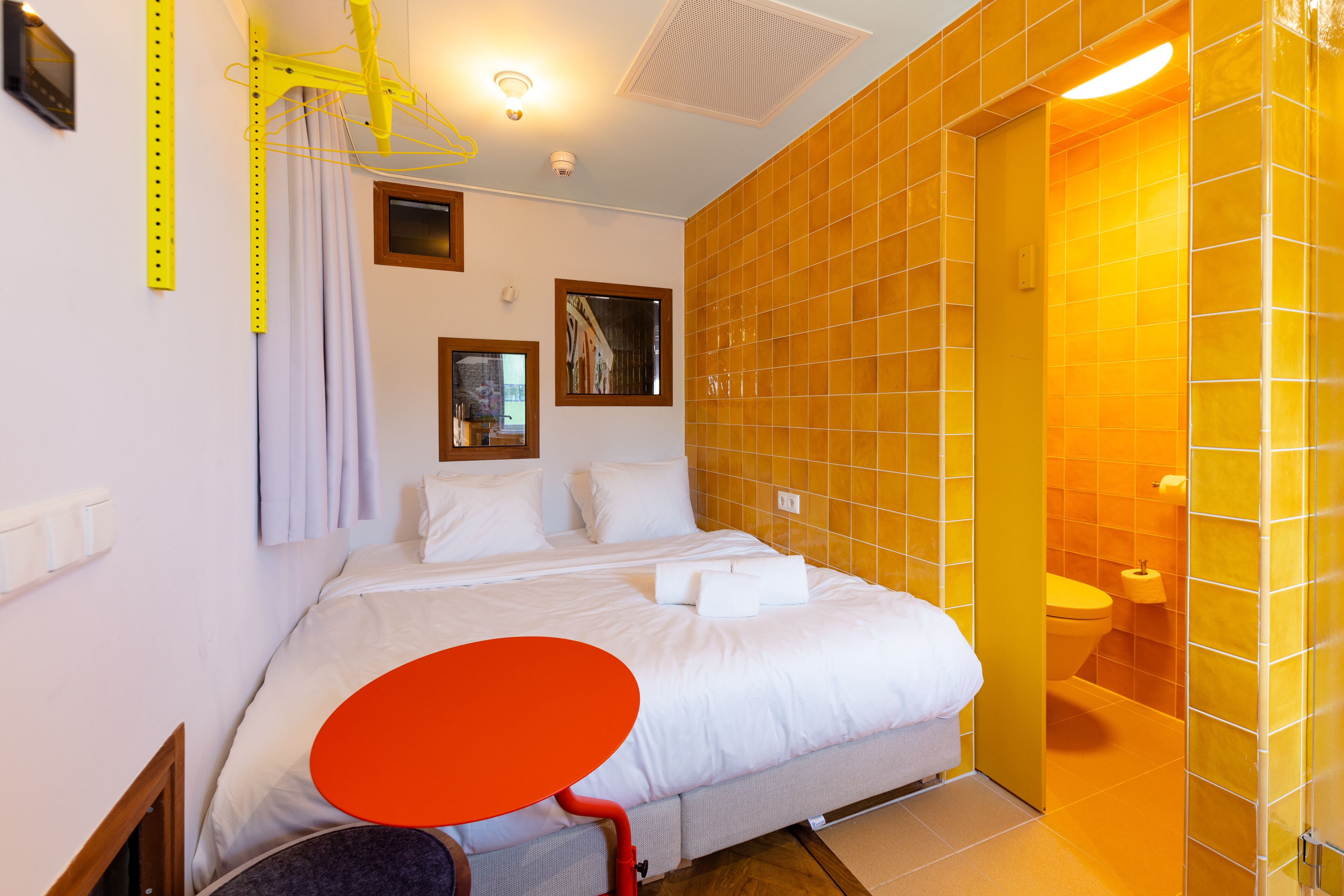 invisible room | 1 bedroom, iron/ironing board, free wifi, bed sheets