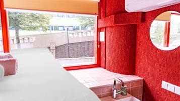 Party Room (shared bathroom) | Iron/ironing board, free WiFi, bed sheets