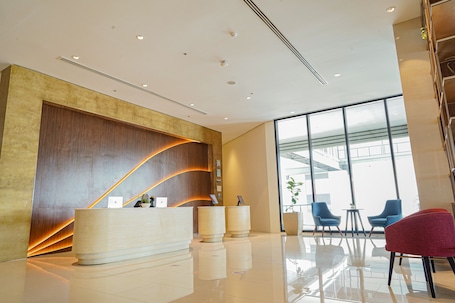 Recepción. Summit Hotel Naga