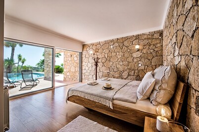 Contemporary 3 Bedroom Villa With Swimming Pool and Magnificent Views