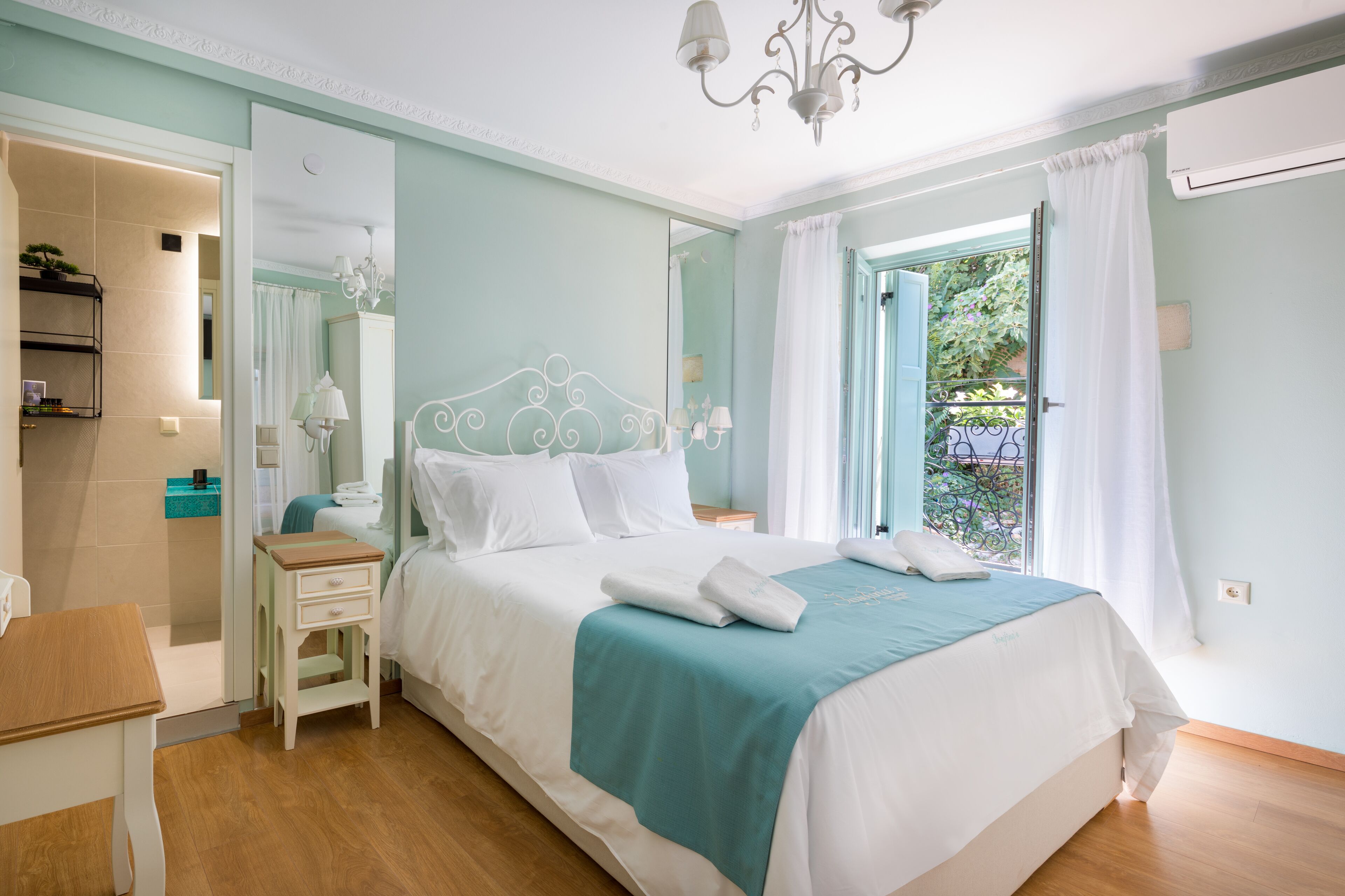 3 bedrooms, hypo-allergenic bedding, in-room safe, desk