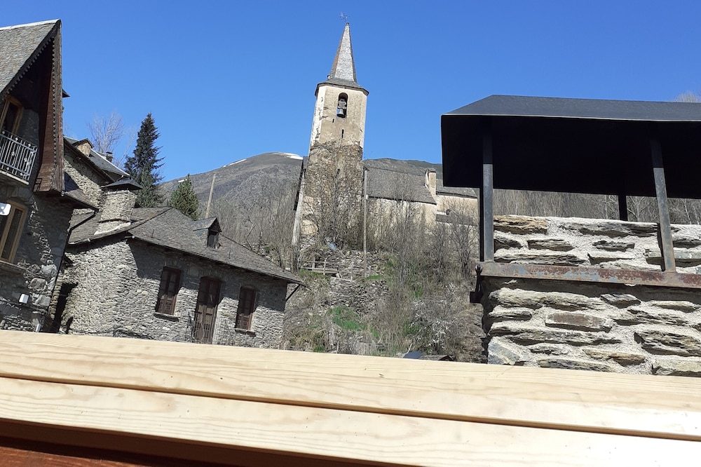 Beautiful Rural House in the Alt Pirineu Natural Park in the Unarre Valley