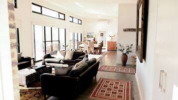 Smart TV, fireplace, books