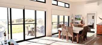Luxury Farm Getaway - Stunning Southern Highlands Views