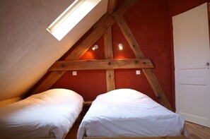 3 bedrooms, iron/ironing board, travel cot, free WiFi