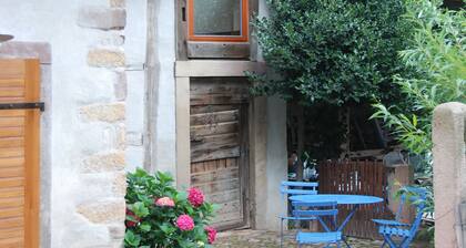 Typical 16th Century farm for 6 people, 3 rooms
