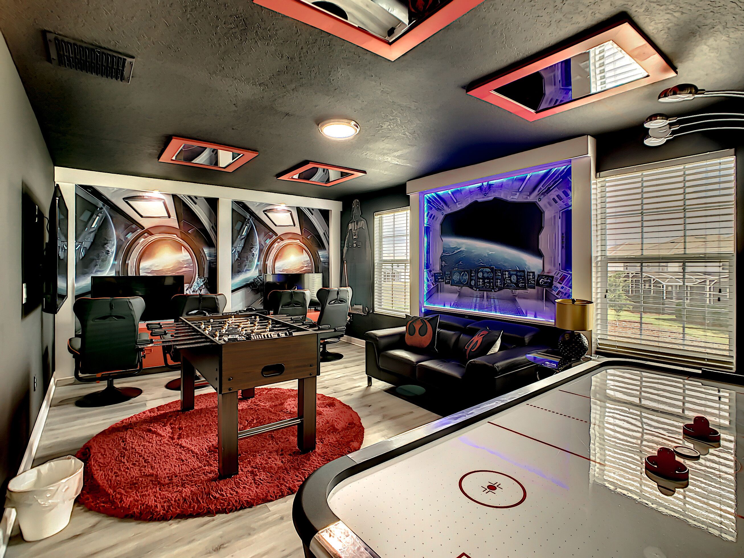 FUN-2 Theaters (1 Poolside)-2 Game Rms-Themed BDRs