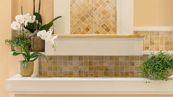 Pintu masuk interior