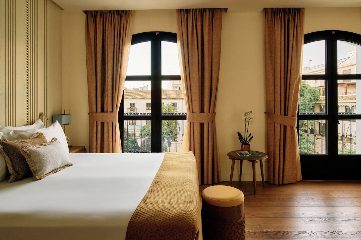 deluxe room | 1 bedroom, soundproofing, free wifi, bed sheets