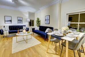 Dining - Large Spacious and Stylish 2 Bed apt with Parking (Royal Leamington Spa)